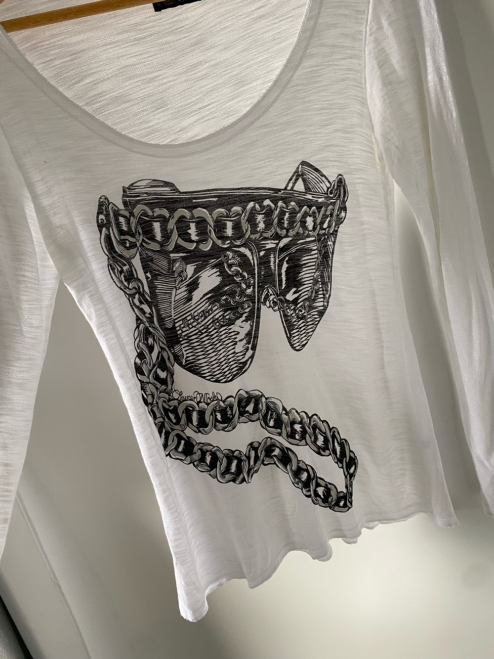 Lauren Moshi White Graphic Tee Chain Sunglasses Long Sleeve Lightweight Slub XS